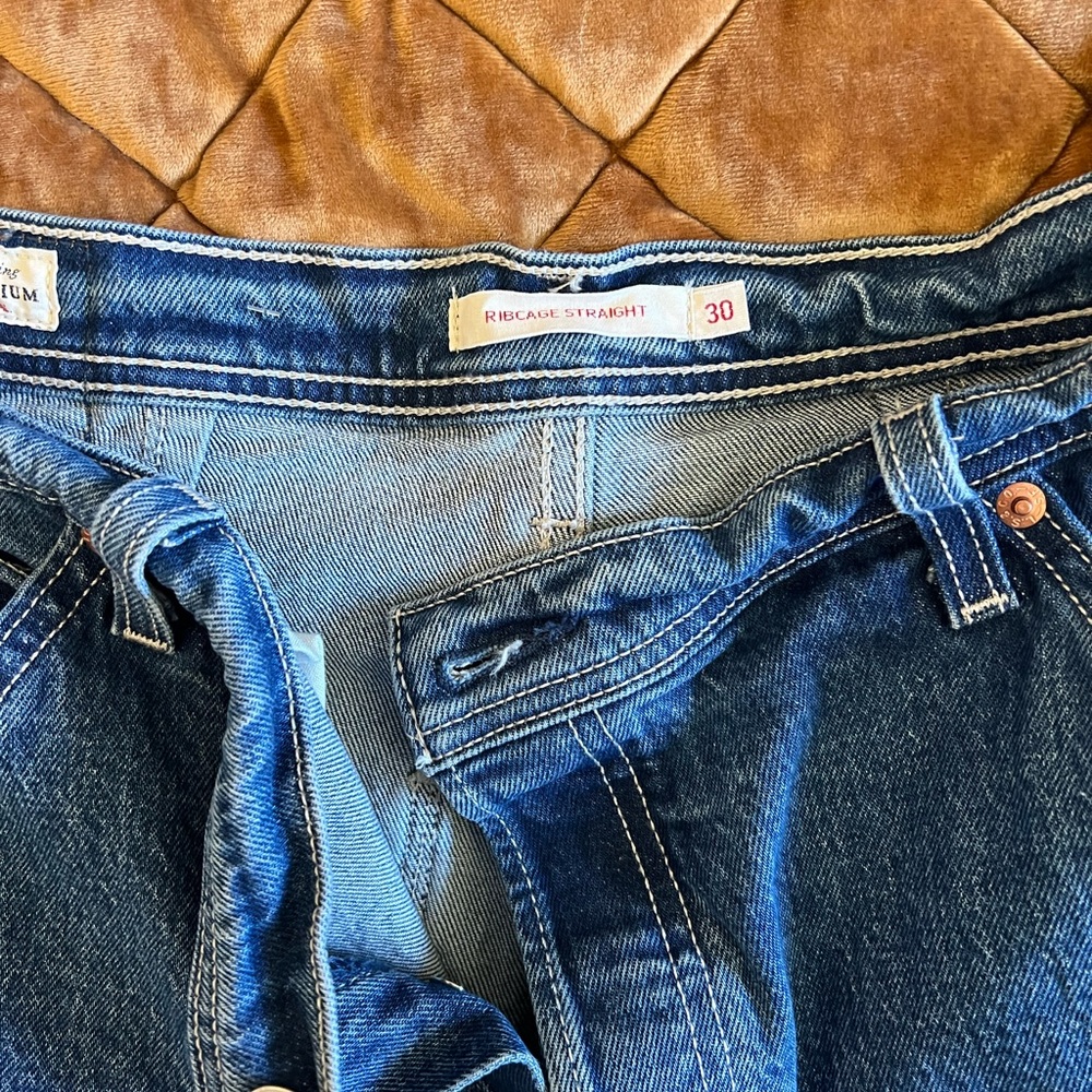 Levi’s Ribcage Straight Jeans Size 30